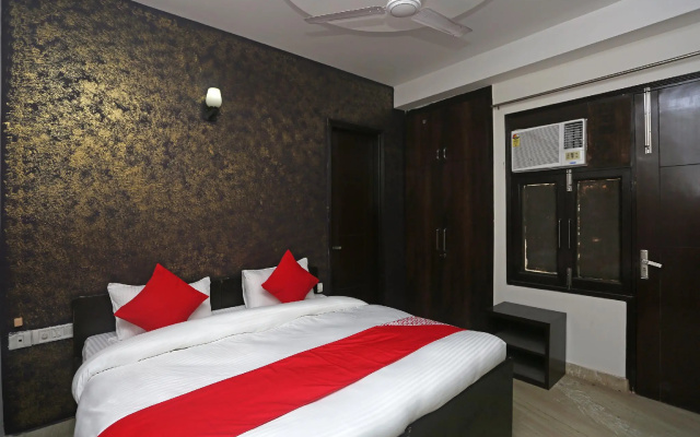 OYO 28003 Maira Stays