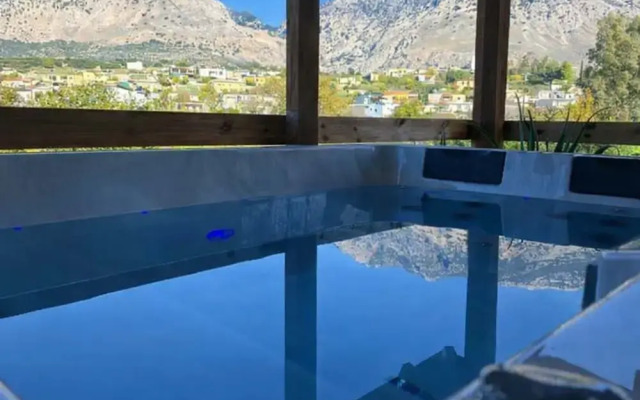 Zaros Traditional House - Private Hot Tub Retreat