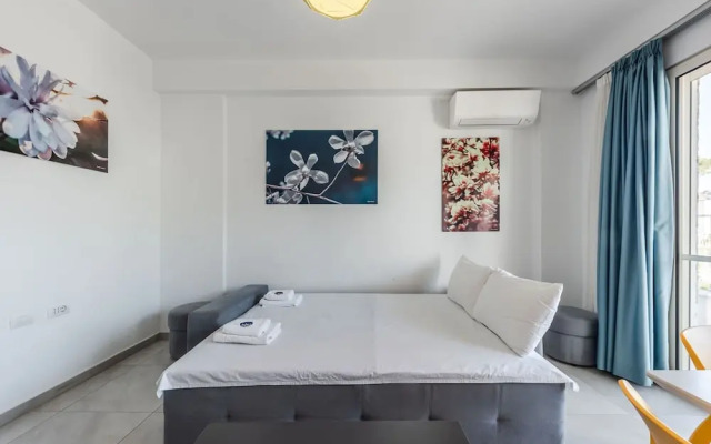 Tranquil Apartment With Pool Access - Manjola