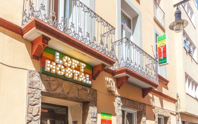 Отель Хостел Loft Apartments Испания, Льорет-де-Мар - отзывы, цены и фото номеров - забронировать отель Хостел Loft Apartments онлайн вид на фасад