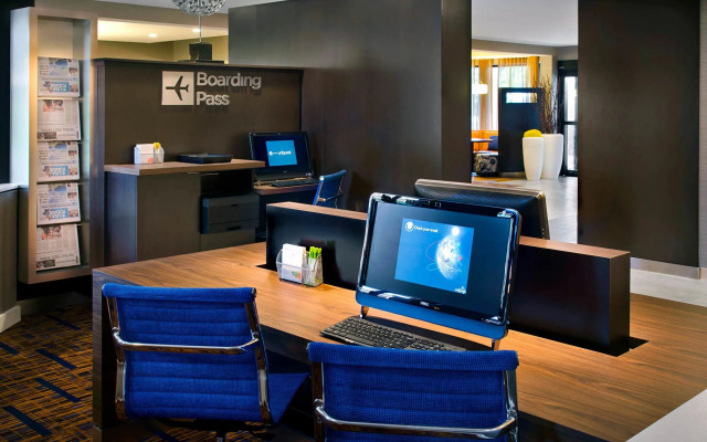 Courtyard By Marriott Hartford/Windsor Airport