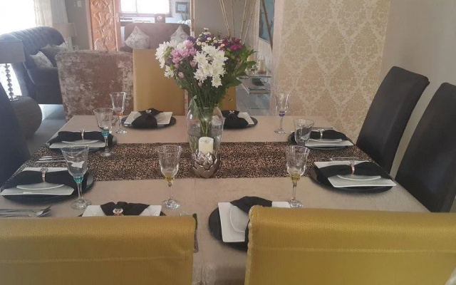 Umqhele Bed  Breakfast