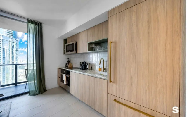 Upscale 1BR in DTW Miami with City Views