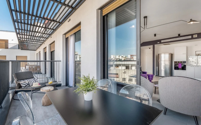 Fantastic Duplex in the famous Jaffa District