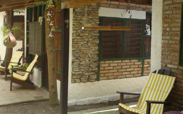 Отель Caribbean Coral Inn Tela вид на фасад