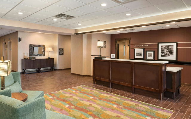 Hampton Inn Lincoln Airport