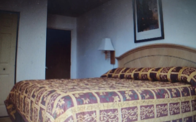 Budget Inn & Suites