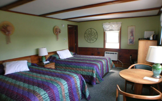 Bay Top Motel