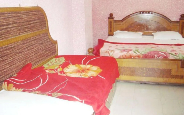 Hotel Moti Mahal by MTMC Rooms