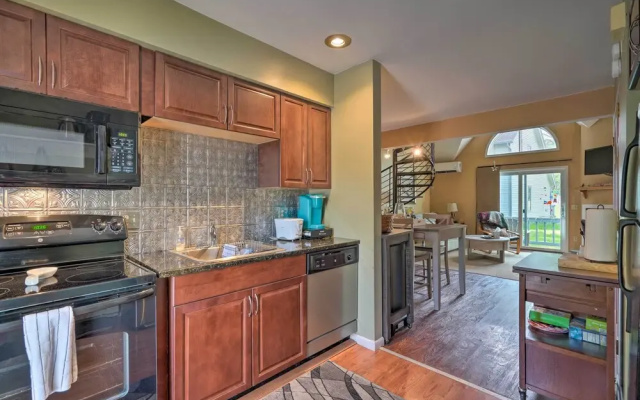 Townhome w/ Fireplace - Walk to Chairlift!