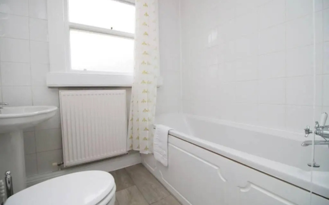 Spacious Georgian Apartment 5 mins from Bath Abbey
