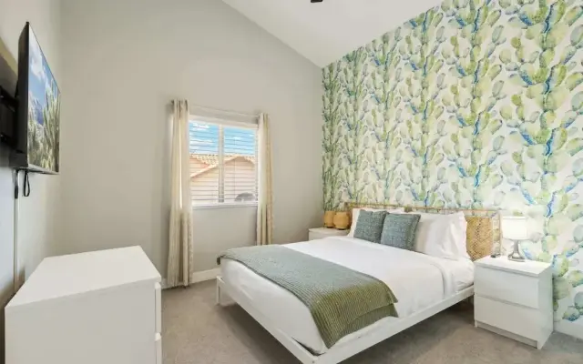 5BDR with Pool and Scenic Golf Views!