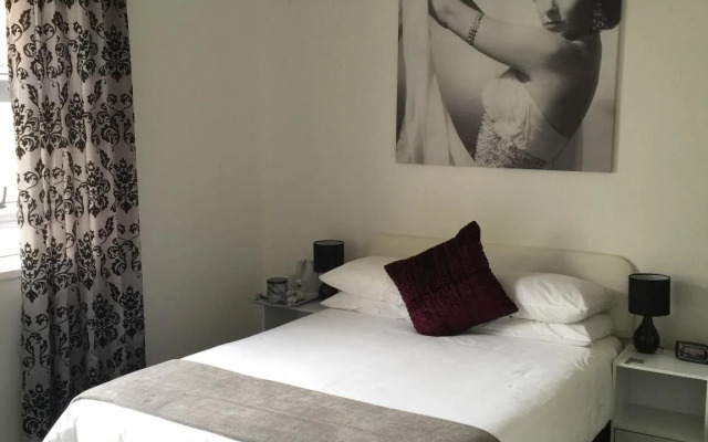 The Glam Guesthouse