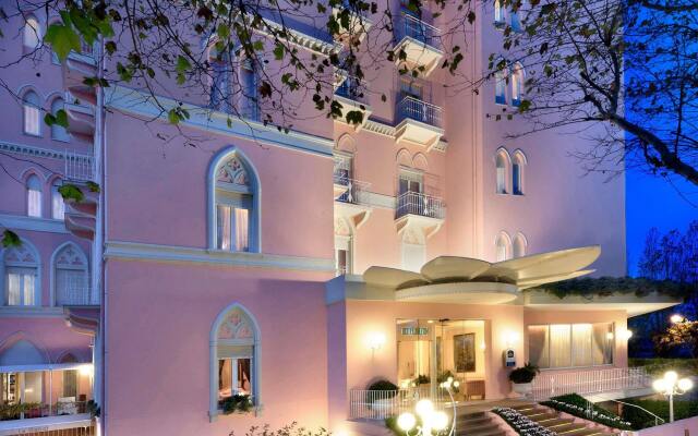 Hotel Milton Rimini вид на фасад