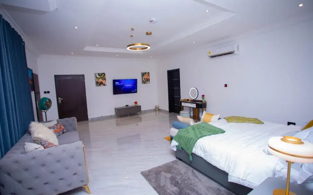 The Pearl Luxury Apartments