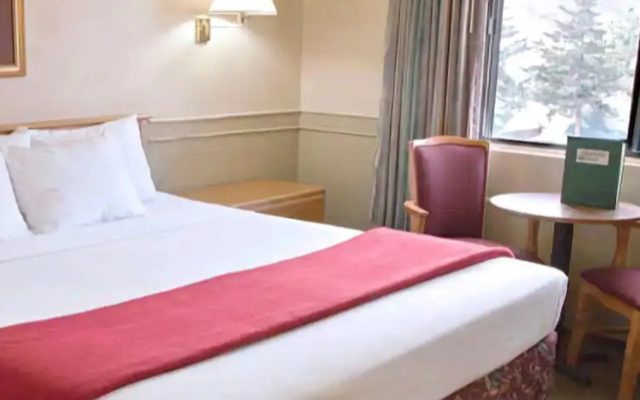 Adventure Inn - Glenwood Springs
