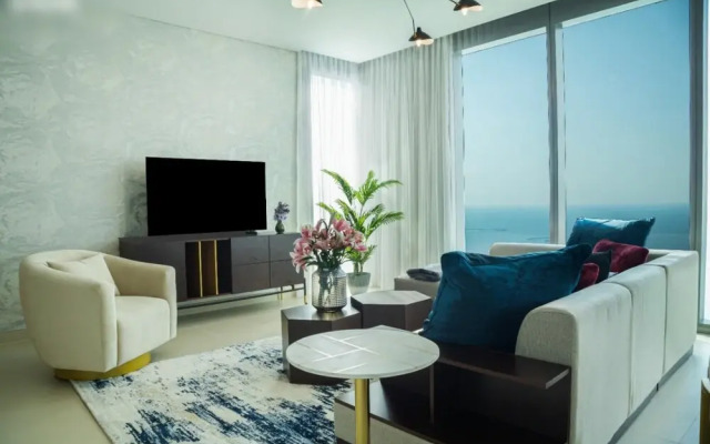 Luxe High Floor Full Seaview