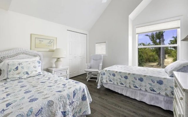 Holley House 4 Bedroom Home by RedAwning