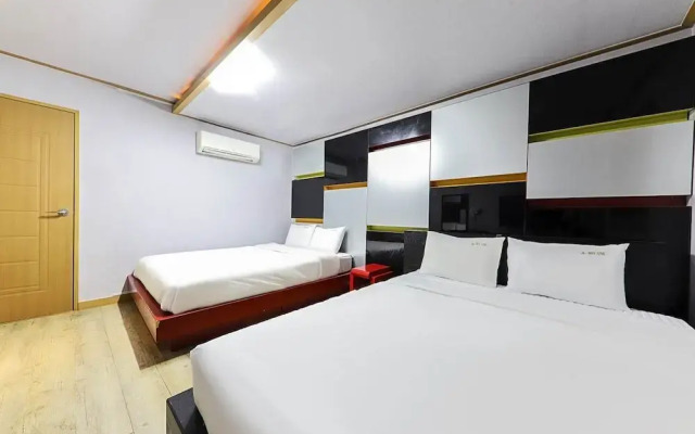 Eli Motel