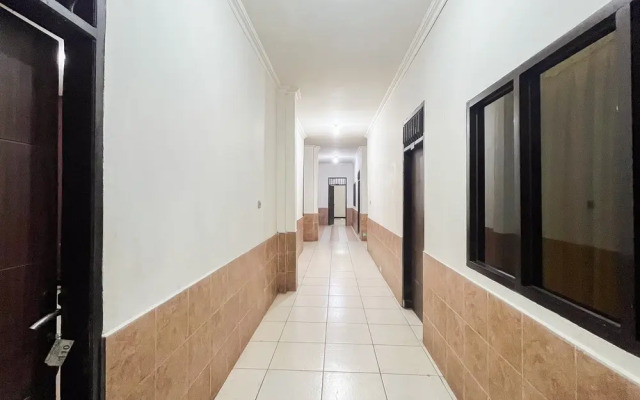 Urbanview Hotel Transit Near Bandara Sultan Hasanuddin
