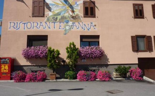 Отель B&B Leonardi Монклассико вид на фасад