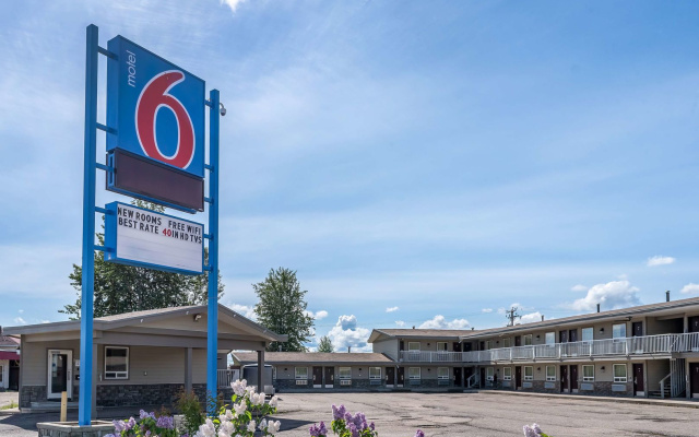 Motel 6 Fort Nelson, BC