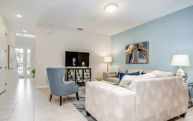 Beautiful Townhome W/pool &free Resort Access!