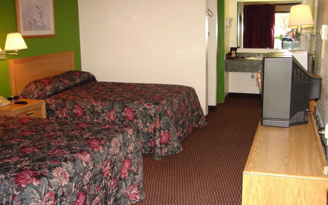 Columbus Inn & Suites