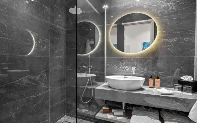 Mercure Larnaca Finikoudes Beach