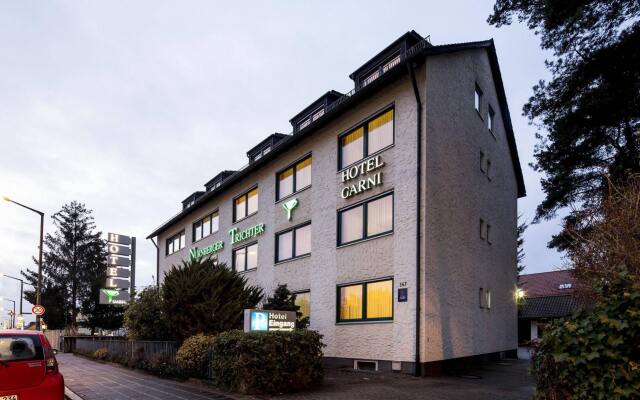 Hotel Garni Nuernberger Trichter вид на фасад