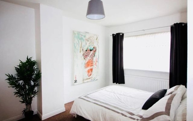 3 bed house in suburbs of Belfast