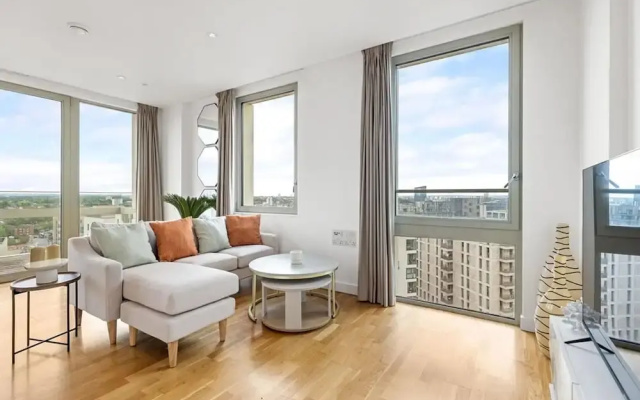 East Village Luxury Apartment - London