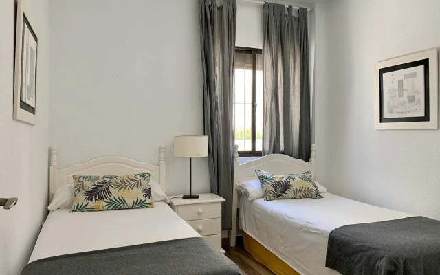 Apartamento F1 Urb Las Cañas