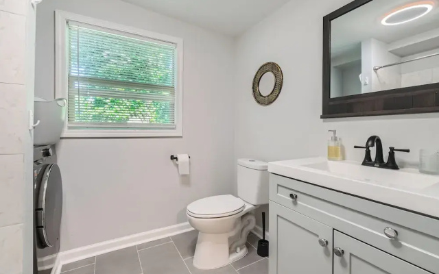 Lakewood Heights Comfort & Cozy