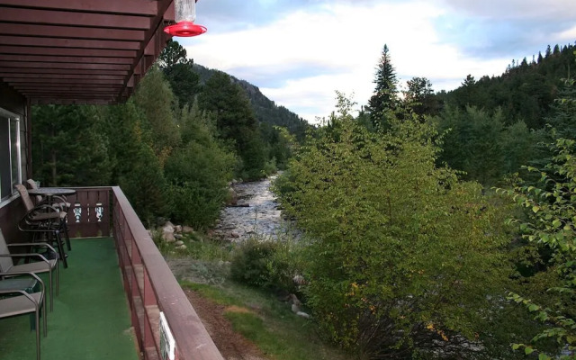 Fawn Valley Inn: 201