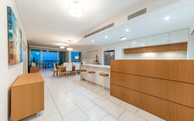 Peninsula 3 Bedroom Apartment