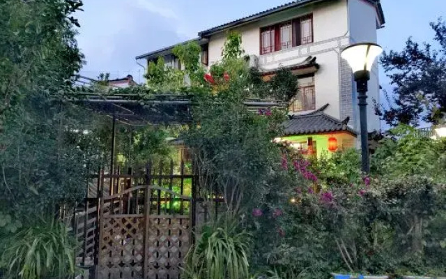 Water Source Garden Homestay