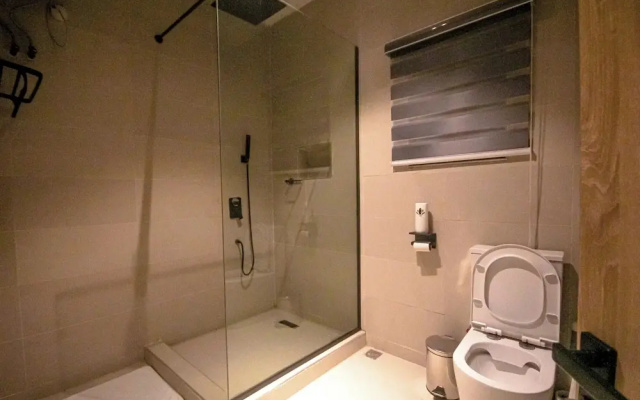 Benin City Blissful Apartment - Cozy 2BR Retreat