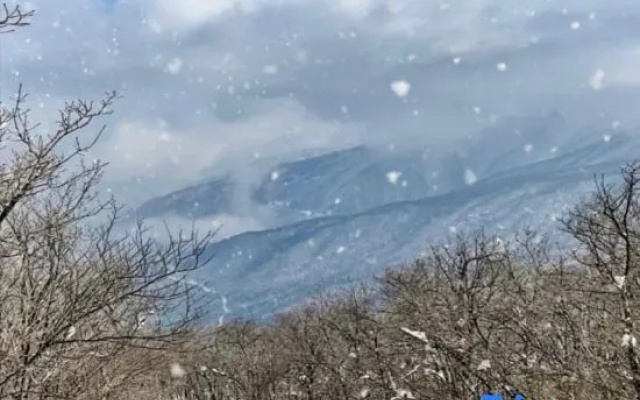 Shanfeng Zhuyun · Creekside Family Hiking Resort (Anji Longwang Mountain Rafting)