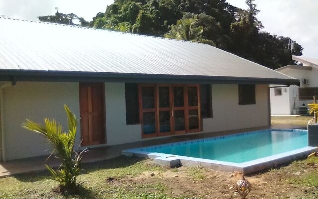 Отель Island Villa вид на фасад