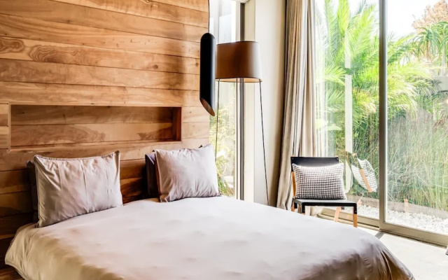 Exquisite Modern Camps Bay Villa Hove Villa