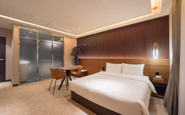 Urban Groove Hotel