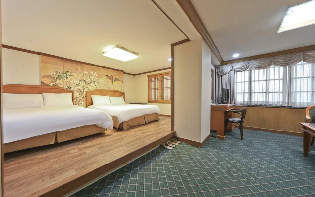 Hotel Nostalgia