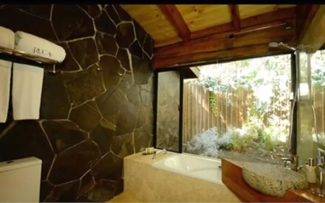 Ruca Lodge