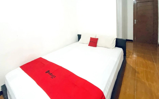 RedDoorz @ JP House Pantai Suwuk Kebumen