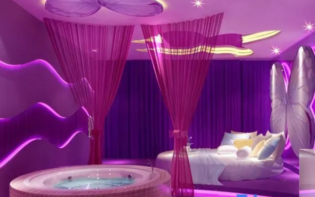Love Me Couples' Theme Hotel