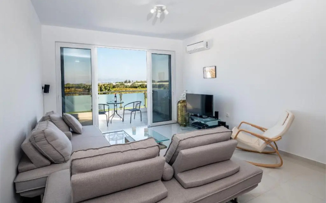 ASTERIA PEARL VILLA 2 with Rooftop Jacuzzi