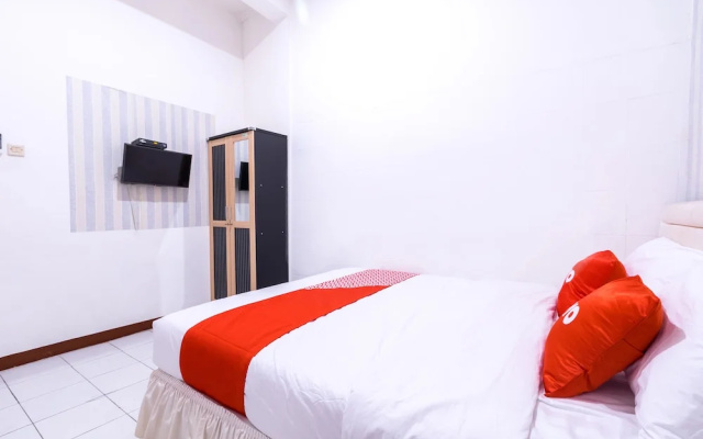 Kasmaran Guest House by OYO Rooms