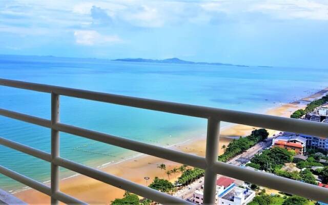 30th Floor Beach Condo With Stunning sea Views 0