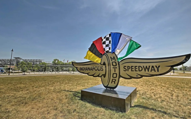 Indianapolis Vacation Rental - Walk to the Ims!